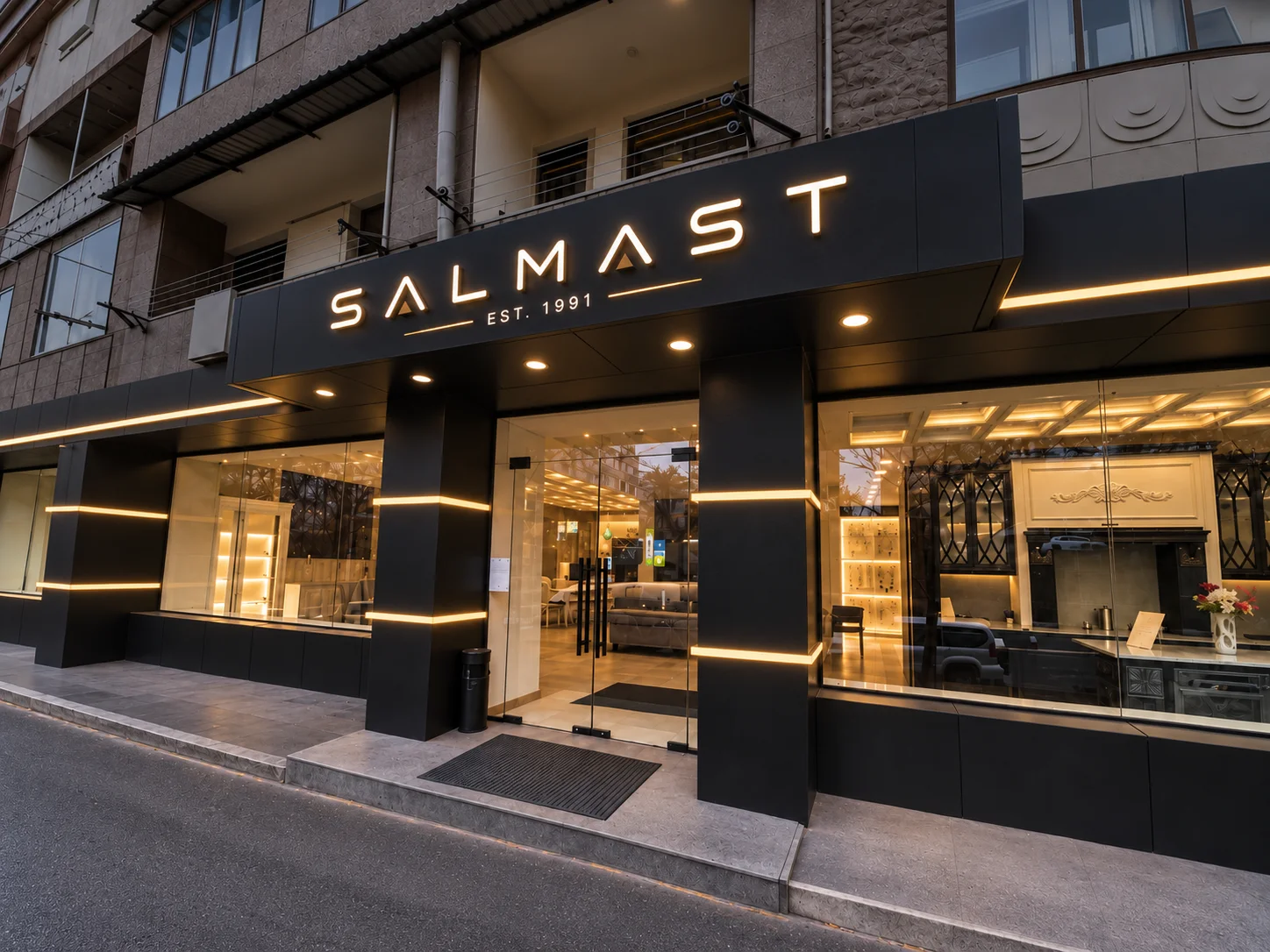 Фасад шоурума SALMAST в Ереване